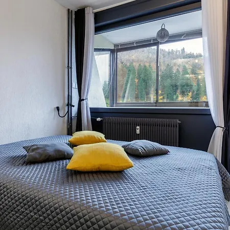 Le Cocoon De Belle Hutte Sous Les Sapins לה ברסה